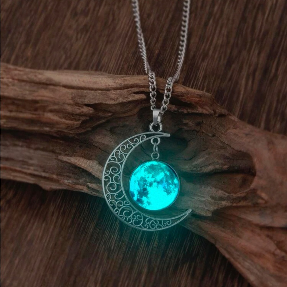 Moon Pendant Necklace that lights up